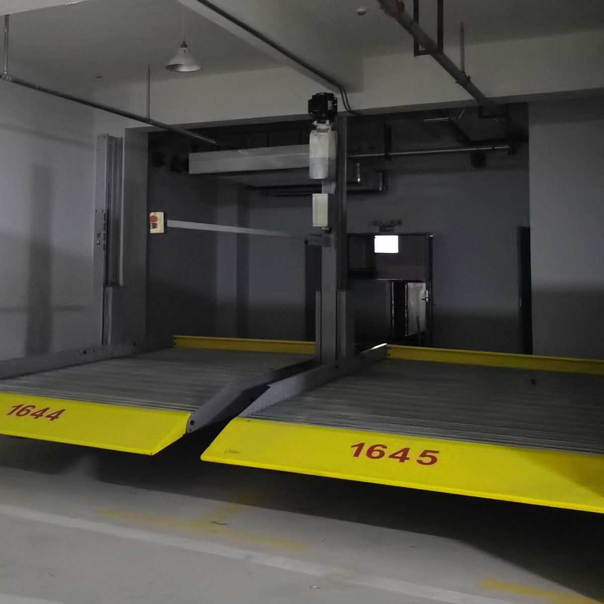 對(duì)比立體車(chē)庫(kù)與自然地下車(chē)庫(kù)